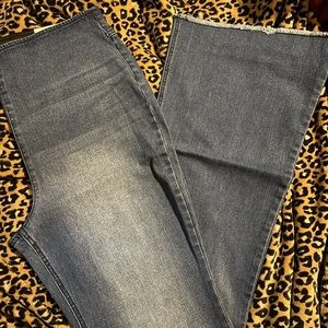 NWT Knox Rose Size Large High Waisted Denim Jeans.